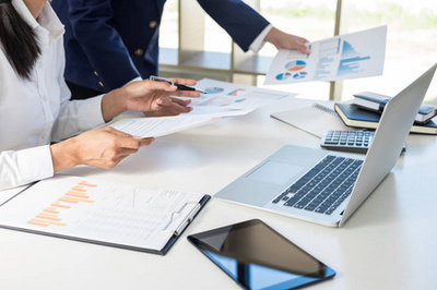 創(chuàng)業(yè)企業(yè)集思廣益會(huì)議 規(guī)劃投資、戰(zhàn)略與財(cái)務(wù)協(xié)作